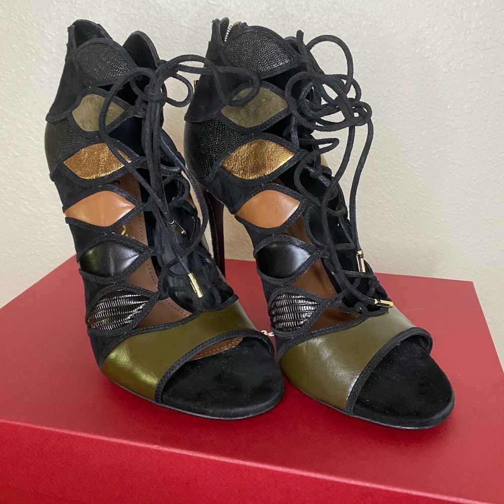 FERRAGAMO Leather/Suede Black Lace Up Heels